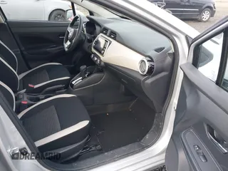 2022 Nissan Versa SV z VIN 3N1CN8EV4NL848302, wystawiony jako IAAI lot #41364363 z przebiegiem 18 556 mil mil oraz . Historia ofert i sprzedaży dostępna na DreamBid. Obrazek 5.