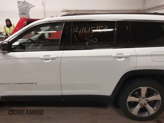 2022 Jeep Grand Cherokee Limited z VIN 1C4RJKBG7N8526645, wystawiony jako IAAI lot #41615158 z przebiegiem 36 576 mil mil oraz . Historia ofert i sprzedaży dostępna na DreamBid. Obrazek 15.