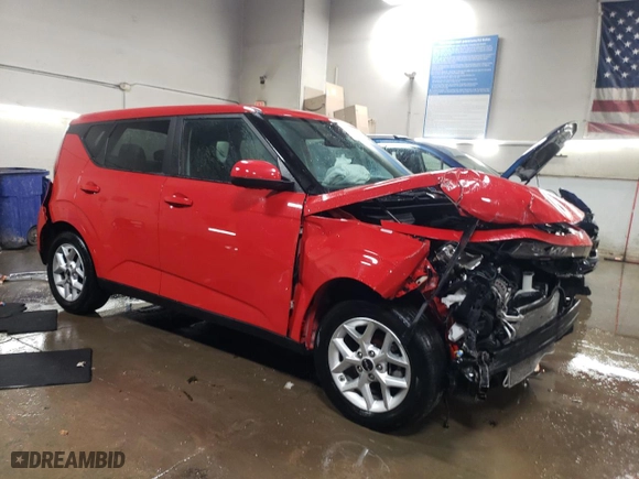 2024 Kia Soul LX with VIN KNDJ23AU7R7237767, listed as a Copart auction lot 51050615 with 35,224 mi miles and Non Repairable. Bid and sale history available at carsss.com. Image 4.