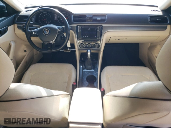 2018 Volkswagen Passat S z VIN 1VWAA7A3XJC045947, wystawiony jako Copart lot #51825425 z przebiegiem 74 687 mil mil oraz Szkoda całkowita • Salvage title. Historia ofert i sprzedaży dostępna na DreamBid. Obrazek 8.