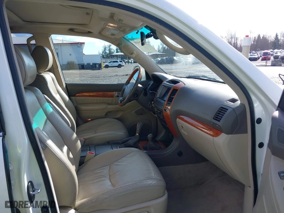 2003 Lexus GX 470 with VIN JTJBT20X330021757, listed as a IAAI auction lot 41695930 with 177,634 mi miles. Bid and sale history available at carsss.com. Image 5.