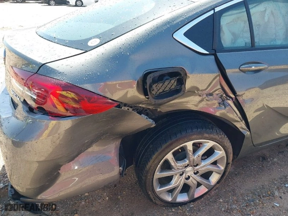 2019 Buick Regal Sportback Avenir with VIN W04GW6SX8K1077278, listed as a IAAI auction lot 41729939 with NaN miles. Bid and sale history available at carsss.com. Image 6.