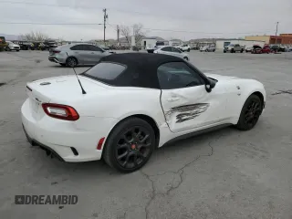 2019 FIAT 124 Spider Urbana Edition z VIN JC1NFAEK2K0142905, wystawiony jako Copart lot #87458644 z przebiegiem 33 680 mil mil oraz Szkoda całkowita • Salvage title. Historia ofert i sprzedaży dostępna na DreamBid. Obrazek 3.