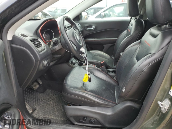 2018 Jeep Compass Trailhawk z VIN 3C4NJDDB4JT307441, wystawiony jako Copart lot #58485585 z przebiegiem 158 871 mil mil oraz Szkoda całkowita • Salvage title. Historia ofert i sprzedaży dostępna na DreamBid. Obrazek 7.