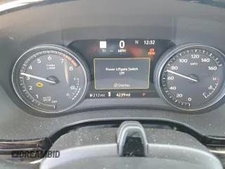 2024 Cadillac XT6 Premium Luxury z VIN 1GYKPERS1RZ755490, wystawiony jako Copart lot #49706575 z przebiegiem 4 239 mil mil oraz Szkoda całkowita • Salvage title. Historia ofert i sprzedaży dostępna na DreamBid. Obrazek 9.