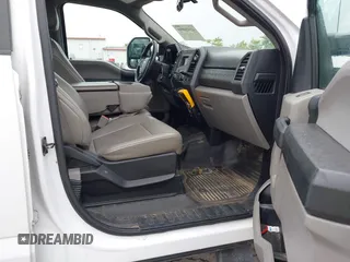 2019 Ford F-350 Platinum with VIN 1FT7W3BT4KED68113, listed as a IAAI auction lot 42420899 with 240,939 mi miles and . Bid and sale history available at DreamBid. Image 5.