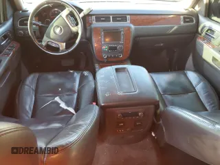 2010 Chevrolet Avalanche LTZ with VIN 3GNNCGE0XAG257069, listed as a Copart auction lot 45189615 with 206,377 mi miles and Salvage Title. Bid and sale history available at DreamBid. Image 8.
