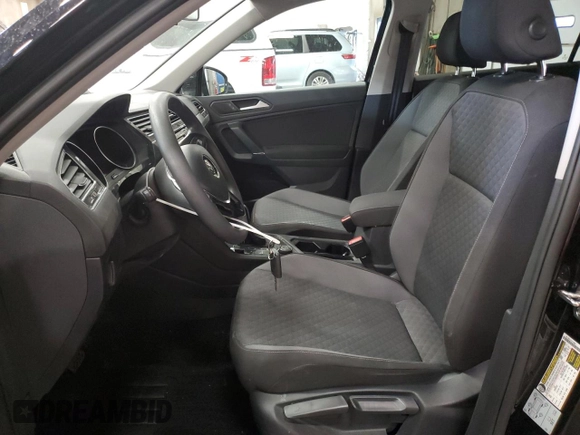 2020 Volkswagen Tiguan S with VIN 3VV0B7AX5LM161512, listed as a Copart auction lot 52490505 with 39,863 mi miles and Salvage title. Bid and sale history available at DreamBid. Image 7.
