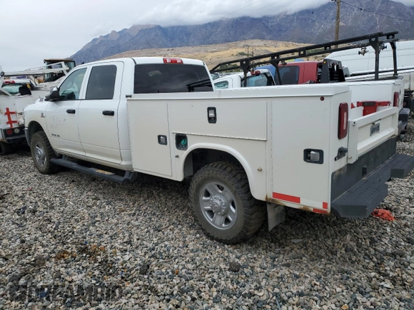 2022 Ram 3500 Tradesman with VIN 3C63R3GL7NG277002, listed as a Copart auction lot 72639464 with 33,137 mi miles and Salvage Title. Bid and sale history available at carsss.com. Image 2.