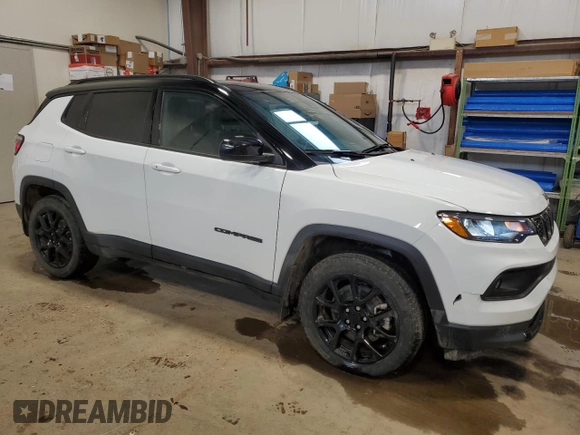 2024 Jeep Compass Latitude Lux with VIN 3C4NJDFNXRT151120, listed as a Copart auction lot 48513695 with 18,694 mi miles and Clean title. Bid and sale history available at DreamBid. Image 4.