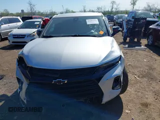 2021 Chevrolet Blazer LT z VIN 3GNKBCRS6MS515096, wystawiony jako IAAI lot #42103712 z przebiegiem 43 514 mil mil oraz . Historia ofert i sprzedaży dostępna na DreamBid. Obrazek 12.