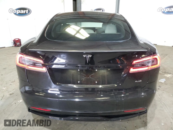 2021 Tesla Model S Plaid with VIN 5YJSA1E68MF432125, listed as a Copart auction lot 60843515 with 5,581 mi miles and Salvage title. Bid and sale history available at DreamBid. Image 6.