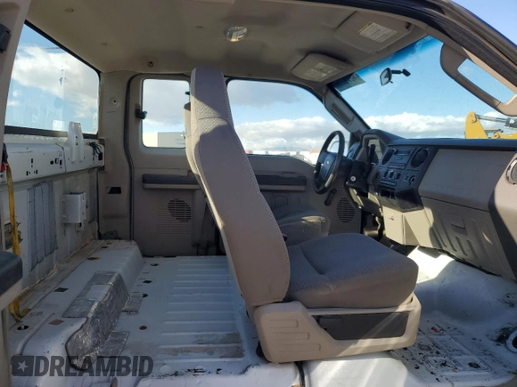 2008 Ford F-350 XL with VIN 1FTWX31R58ED57984, listed as a Copart auction lot 43121415 with 182,945 mi miles and Salvage Title. Bid and sale history available at DreamBid. Image 10.