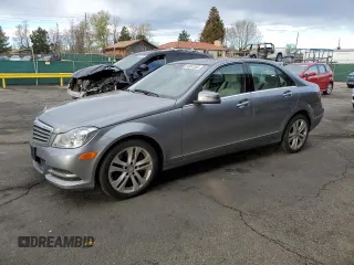 2013 Mercedes-Benz C 300 Sport z VIN WDDGF8AB2DG132238, wystawiony jako Copart lot #54061085 z przebiegiem 91 480 mil mil oraz Szkoda całkowita • Salvage title. Historia ofert i sprzedaży dostępna na DreamBid. Obrazek 1.