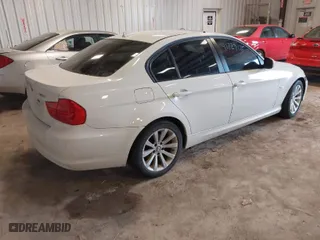 2011 BMW 3 Series 328i xDrive with VIN WBAPK5C54BA993686, listed as a IAAI auction lot 41729476 with 167,869 mi miles. Bid and sale history available at carsss.com. Image 4.