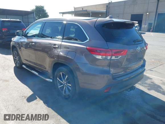2017 Toyota Highlander XLE with VIN 5TDJZRFH4HS419151, listed as a IAAI auction lot 42181305 with 71,564 mi miles and . Bid and sale history available at DreamBid. Image 3.