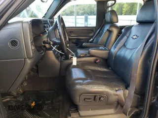 2002 Chevrolet Avalanche with VIN 3GNEK13T42G232957, listed as a Copart auction lot 60347864 with 217,437 mi miles and Salvage Title. Bid and sale history available at carsss.com. Image 7.