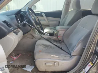 2010 Toyota Highlander with VIN 5TDBK3EH5AS024019, listed as a Copart auction lot 51076215 with 259,899 mi miles and Salvage title. Bid and sale history available at DreamBid. Image 7.