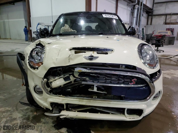 2018 MINI Hardtop 4 Door Cooper S with VIN WMWXU3C5XJ2F50470, listed as a Copart auction lot 41575815 with 42418 miles and Salvage Title. Bid and sale history available at carsss.com. Image 5.