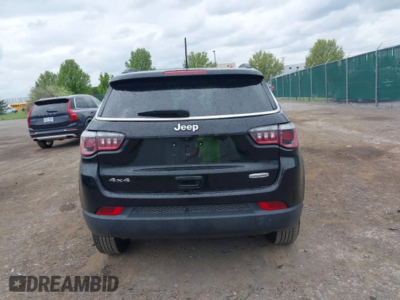 2018 Jeep Compass Altitude z VIN 3C4NJDBBXJT199927, wystawiony jako IAAI lot #42182460 z przebiegiem 93 535 mil mil oraz . Historia ofert i sprzedaży dostępna na DreamBid. Obrazek 16.