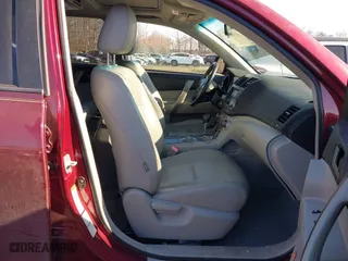 2009 Toyota Highlander Sport with VIN JTEES43A592130428, listed as a IAAI auction lot 41394523 with 170,376 mi miles. Bid and sale history available at carsss.com. Image 5.