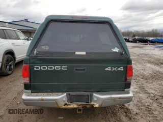 1999 Dodge Dakota SLT with VIN 1B7GG22X4XS309050, listed as a Copart auction lot 82030864 with 141,396 mi miles and Non Repairable. Bid and sale history available at DreamBid. Image 6.