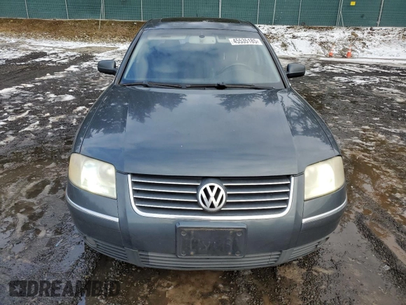 2004 Volkswagen Passat GLX with VIN WVWRH63B94P106041, listed as a Copart auction lot 45535185 with 205,883 mi miles and Salvage title. Bid and sale history available at DreamBid. Image 5.