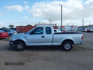 1999 Ford F-250 z VIN 2FTRX27L3XCA14587, wystawiony jako IAAI lot #42022998 z przebiegiem Nie podano mil oraz . Historia ofert i sprzedaży dostępna na DreamBid. Obrazek 14.