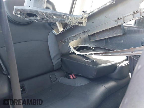 2007 MINI Hardtop S with VIN WMWMF73527TT82098, listed as a IAAI auction lot 41828664 with 107,418 mi miles and . Bid and sale history available at DreamBid. Image 8.