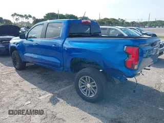 2023 Chevrolet Colorado 2WD LT z VIN 1GCPSCEK8P1198741, wystawiony jako IAAI lot #41993251 z przebiegiem 17 106 mil mil oraz . Historia ofert i sprzedaży dostępna na DreamBid. Obrazek 3.