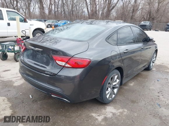 2015 Chrysler 200 S with VIN 1C3CCCBB2FN542480, listed as a IAAI auction lot 41749285 with 164,316 mi miles. Bid and sale history available at carsss.com. Image 4.