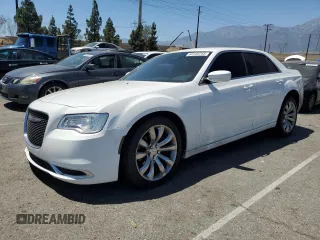 2019 Chrysler 300 Touring z VIN 2C3CCAAG6KH590956, wystawiony jako Copart lot #64140745 z przebiegiem 85 145 mil mil oraz Szkoda całkowita • Salvage title. Historia ofert i sprzedaży dostępna na DreamBid. Obrazek 1.