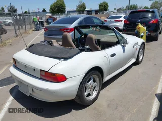 1997 BMW 3 Series Z3 1.9 z VIN 4USCH7323VLB79374, wystawiony jako IAAI lot #42371934 z przebiegiem 161 418 mil mil oraz . Historia ofert i sprzedaży dostępna na DreamBid. Obrazek 4.