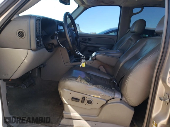 2005 Chevrolet Suburban LS with VIN 3GNFK16Z55G268911, listed as a Copart auction lot 82489564 with 185,020 mi miles and Salvage Title. Bid and sale history available at carsss.com. Image 7.