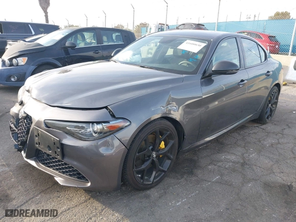 2019 Alfa Romeo Giulia with VIN ZARFAMAN2K7622544, listed as a IAAI auction lot 41600030 with 37,045 mi miles. Bid and sale history available at carsss.com. Image 17.