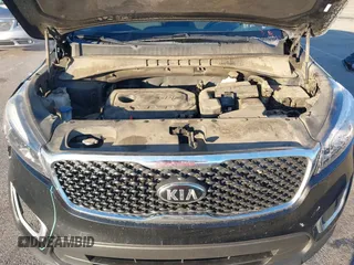 2018 Kia Sorento LX with VIN 5XYPG4A34JG431818, listed as a IAAI auction lot 40997995 with 141,886 mi miles. Bid and sale history available at carsss.com. Image 10.