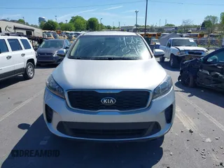2019 Kia Sorento LX with VIN 5XYPG4A35KG583642, listed as a IAAI auction lot 42058467 with 132,570 mi miles. Bid and sale history available at carsss.com. Image 12.