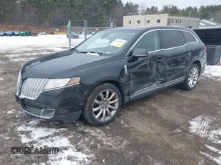2011 Lincoln MKT with VIN 2LMHJ5AR5BBJ52058, listed as a IAAI auction lot 41305955 with 193,555 mi miles and . Bid and sale history available at DreamBid. Image 17.