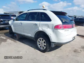 2009 Lincoln MKX with VIN 2LMDU68CX9BJ07222, listed as a IAAI auction lot 40805784 with 198,043 mi miles. Bid and sale history available at carsss.com. Image 3.