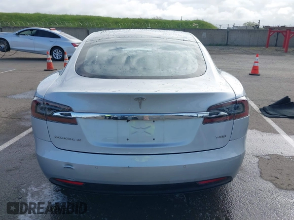 2018 Tesla Model S 75D with VIN 5YJSA1E2XJF287825, listed as a IAAI auction lot 41912116 with Not Provided miles and . Bid and sale history available at DreamBid. Image 17.
