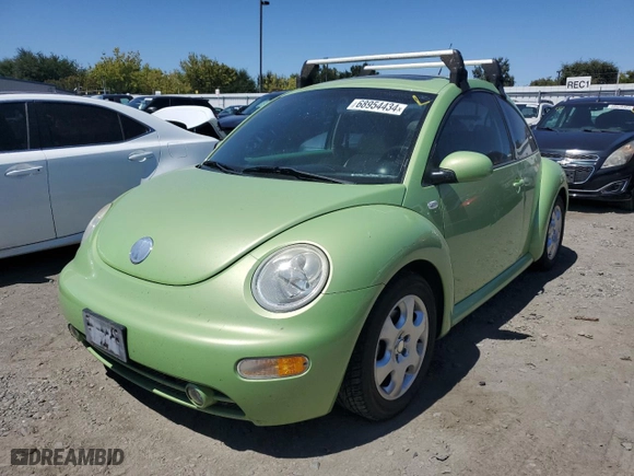 2002 Volkswagen New Beetle GLS with VIN 3VWCK21C02M461868, listed as a Copart auction lot 68954434 with NaN miles and Clean Title. Bid and sale history available at carsss.com. Image 1.