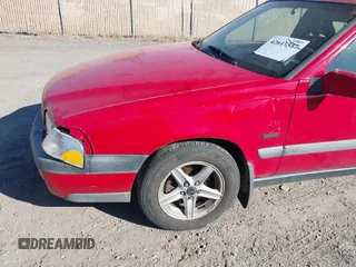 1998 Volvo V70 XC Cross Country z VIN YV1LZ5640W2526081, wystawiony jako IAAI lot #42617557 z przebiegiem Nie podano mil oraz . Historia ofert i sprzedaży dostępna na DreamBid. Obrazek 6.