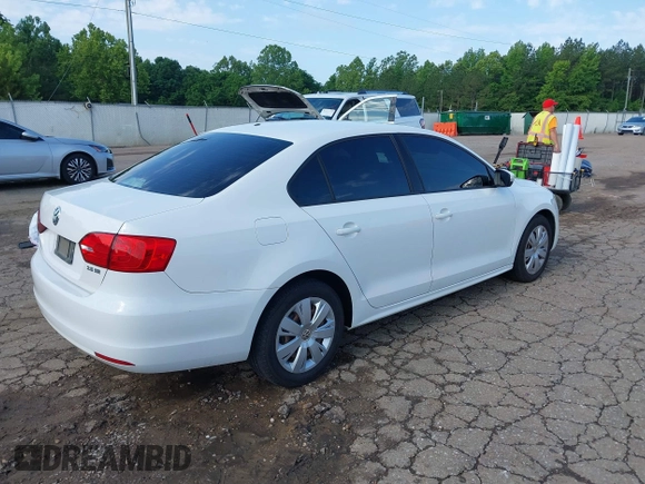 2011 Volkswagen Jetta SE with VIN 3VWDX7AJ5BM321946, listed as a IAAI auction lot 42178181 with 149,945 mi miles and . Bid and sale history available at DreamBid. Image 4.
