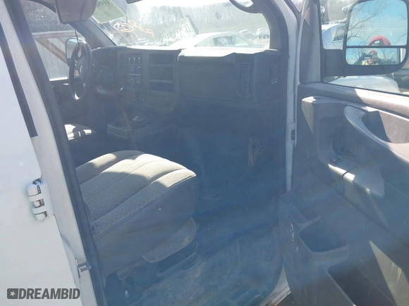 2012 Chevrolet Express Passenger 1LT with VIN 1GAZG1FG7C1157478, listed as a IAAI auction lot 41790091 with 169,173 mi miles. Bid and sale history available at carsss.com. Image 5.