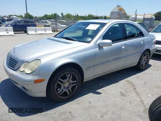 2002 Mercedes-Benz C 230/260/280/320 z VIN WDBRF61JX2F236248, wystawiony jako IAAI lot #42371901 z przebiegiem 204 981 mil mil oraz . Historia ofert i sprzedaży dostępna na DreamBid. Obrazek 2.
