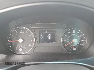 2018 Kia Sorento LX with VIN 5XYPG4A33JG404707, listed as a Copart auction lot 51875565 with 226,214 mi miles and Salvage Title. Bid and sale history available at carsss.com. Image 9.