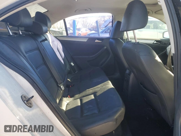 2011 Volkswagen Jetta SEL с VIN 3VWGX7AJ1BM006459, выставлен на аукционе Copart как лот 88080885 с пробегом 176 348 миль миль и Списание • Salvage title. История ставок и продаж доступна на DreamBid. Изображение 10.