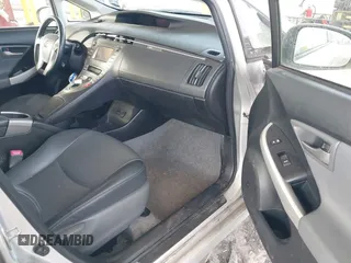 2013 Toyota Prius One with VIN JTDKN3DU0D5652649, listed as a IAAI auction lot 41631923 with 154,323 mi miles and . Bid and sale history available at DreamBid. Image 5.