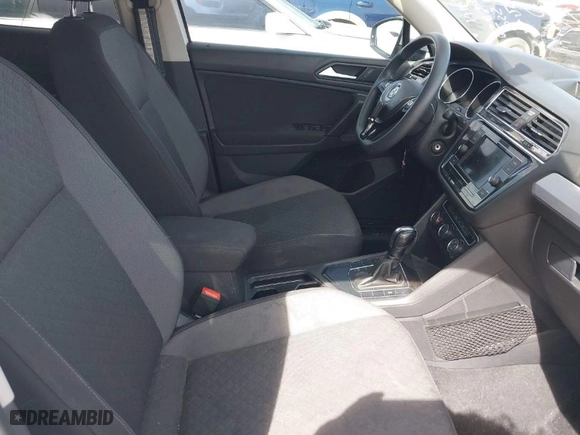 2019 Volkswagen Tiguan S with VIN 3VV1B7AXXKM056760, listed as a IAAI auction lot 41907533 with 46,749 mi miles. Bid and sale history available at carsss.com. Image 5.