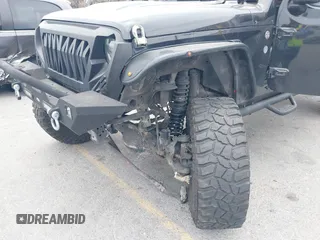 2020 Jeep Gladiator Rubicon z VIN 1C6JJTBG7LL102189, wystawiony jako IAAI lot #42320968 z przebiegiem 68 266 mil mil oraz . Historia ofert i sprzedaży dostępna na DreamBid. Obrazek 6.